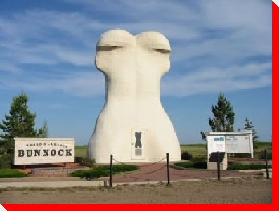 World's Largest Bunnock - Macklin, Saskatchewan