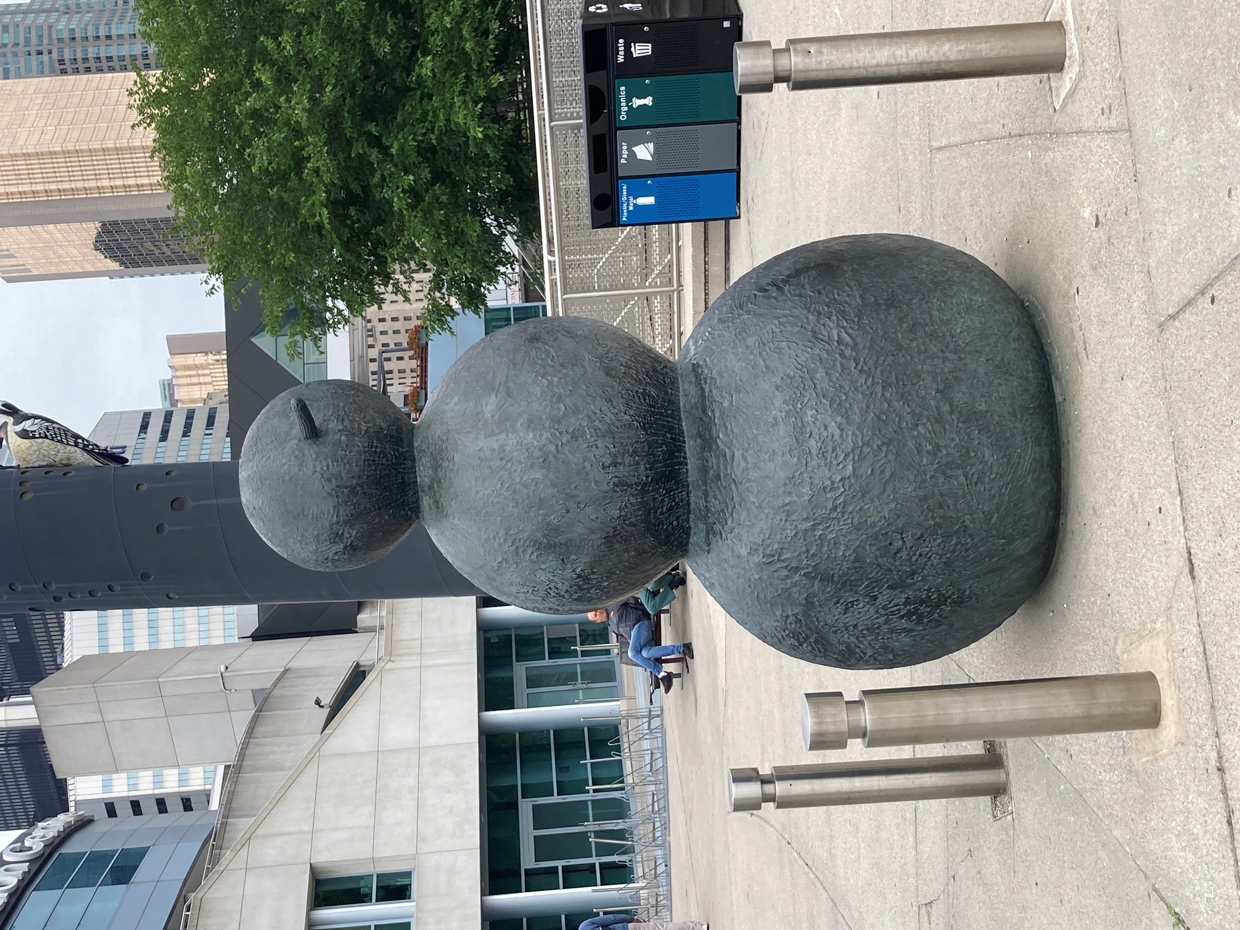 Snom'n - Toronto, Ontario
